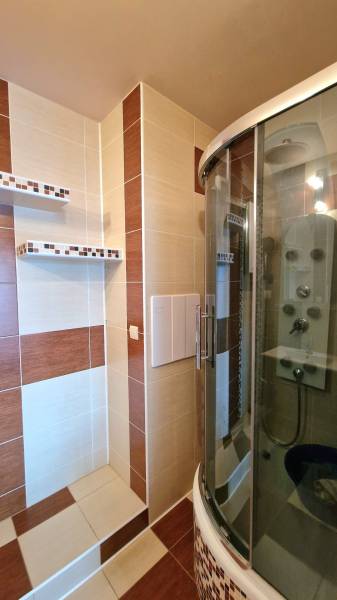 Kúpeľňa po modernizácii s funkčným riešením(1).jpg