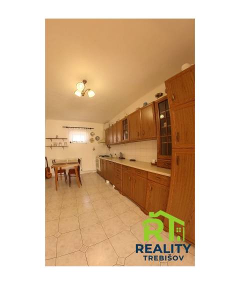 Kuchyňa, jedáleň.jpg