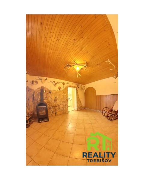 Poľovnícka izba.jpg