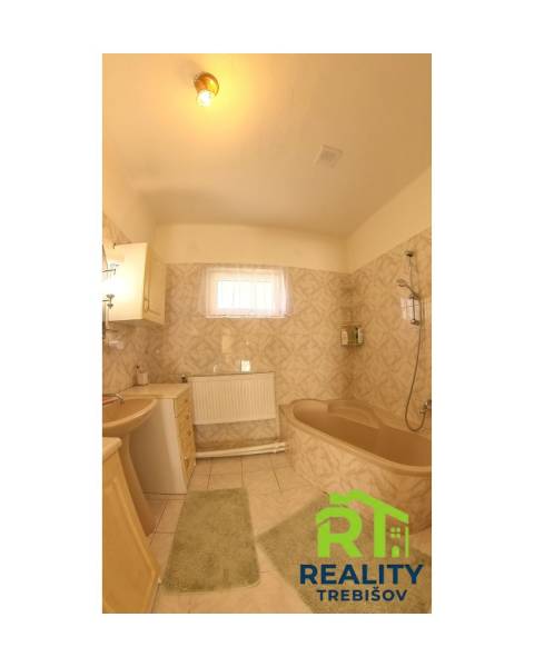 Hlavná kúpelňa.jpg