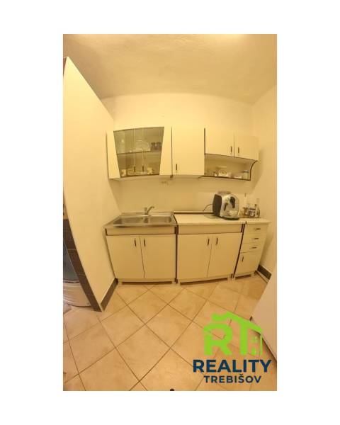 Hosťovská kuchyňa.jpg