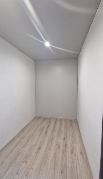 šatník.jpg